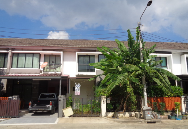ขาย ทาวน์เฮ้าส์ ที่อยู่ในจังหวัด นนทบุรี